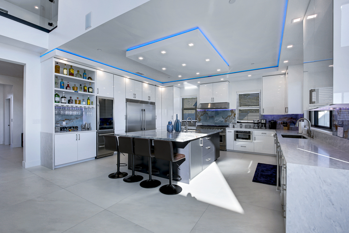 Full kitchen