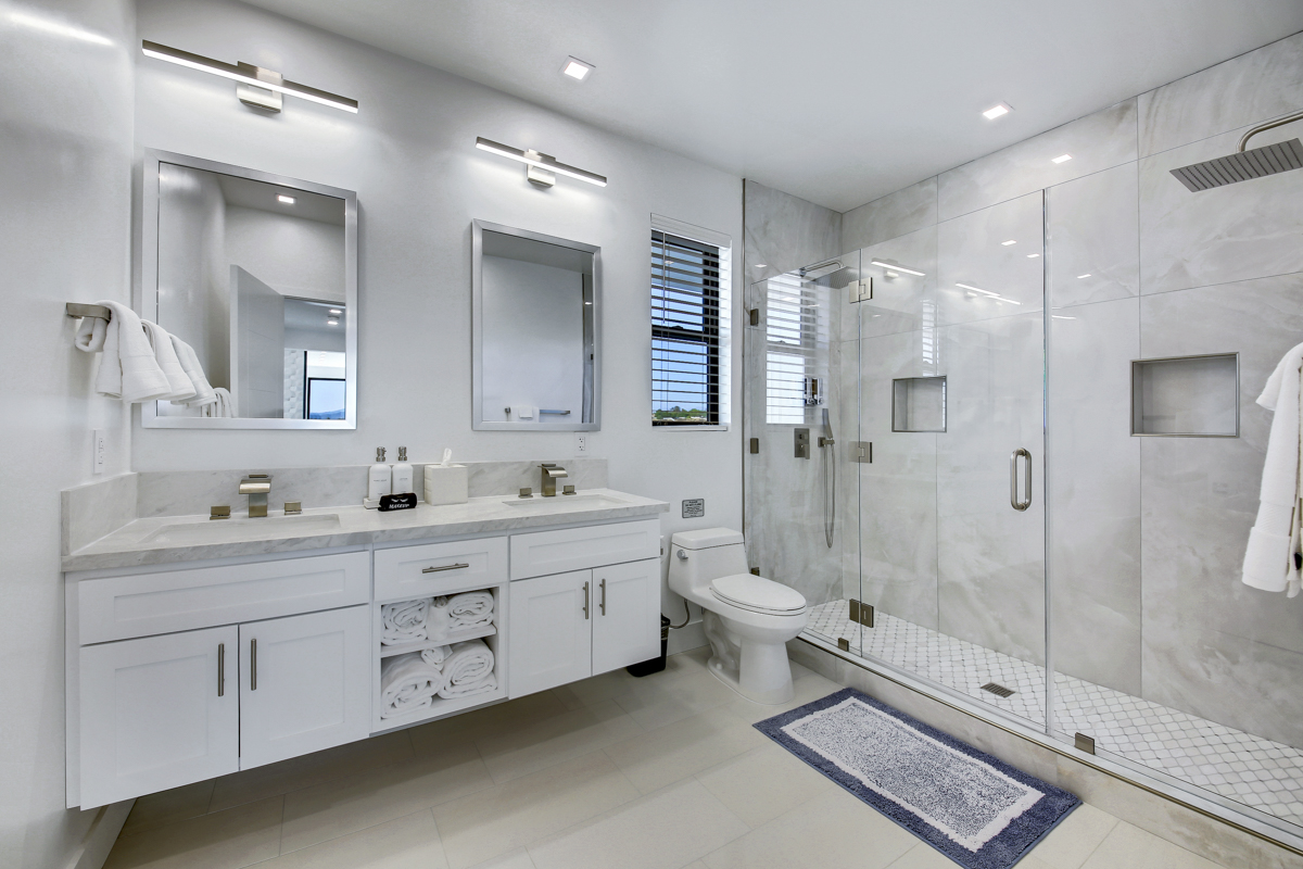 Full bathroom 4